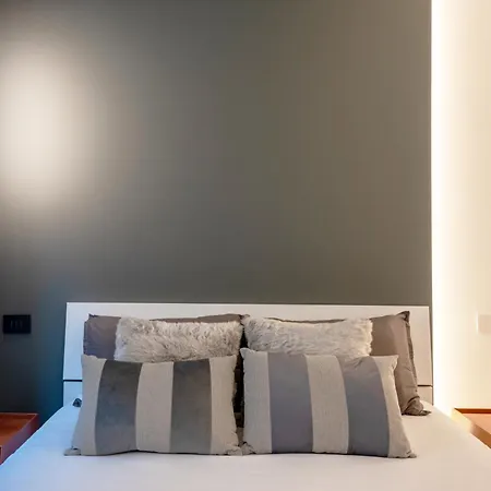 Luccoli17 - Elegant Escape With Wifi 1gbps, Elevator, Ac - Historical Center *